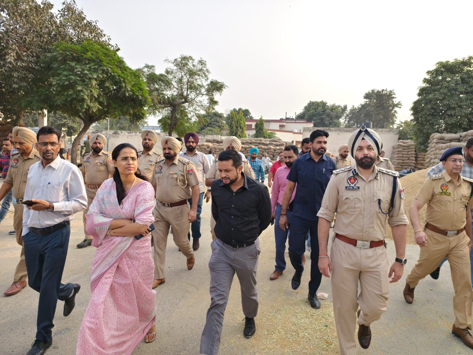 Dr. Preeti Yadav and Dr. Nanak Singh reviewed the purchase and payment of paddy